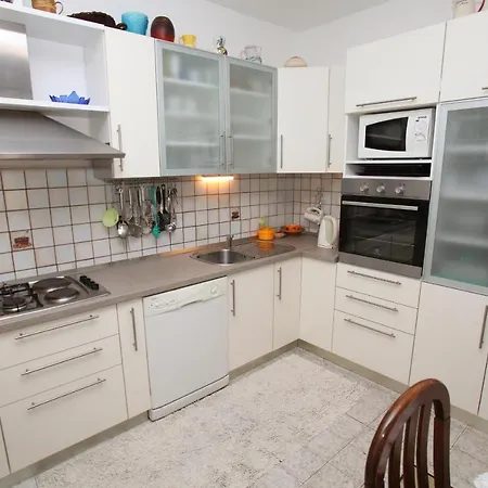 By The Sea - 15011 Appartement Trogir